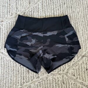 Athleta running free shorts‎ in black camo size xxs